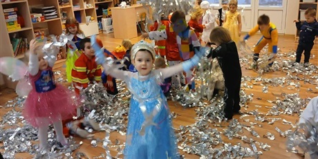 Powiększ grafikę: bal-karnawalowy-673032.jpg