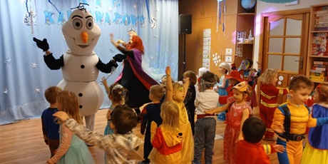 Powiększ grafikę: bal-karnawalowy-673033.jpg