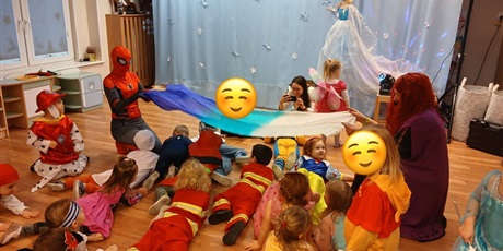 Powiększ grafikę: bal-karnawalowy-673035.jpg