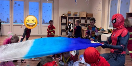 Powiększ grafikę: bal-karnawalowy-673036.jpg