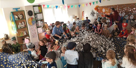 Powiększ grafikę: bal-karnawalowy-673048.jpg