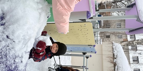 Powiększ grafikę: dzieci-z-zimy-sie-ciesza-676246.jpg