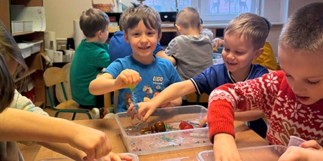 Powiększ grafikę: dzieci-z-zimy-sie-ciesza-683442.jpg