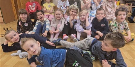 Powiększ grafikę: dzien-smiesznych-fryzur-683425.jpg