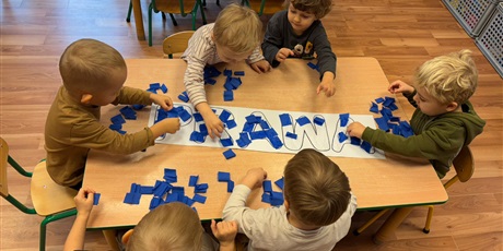 Powiększ grafikę: miedzynarodowy-dzien-praw-dziecka-w-grupie-1-656587.jpg