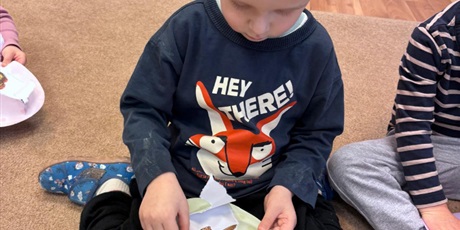 Powiększ grafikę: swiat-dinozaurow-w-grupie-1-677324.jpg