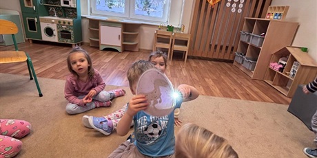 Powiększ grafikę: swiat-dinozaurow-w-grupie-1-677325.jpg