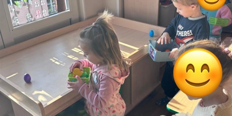 Powiększ grafikę: swiat-dinozaurow-w-grupie-1-677327.jpg