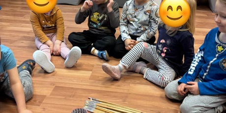 Powiększ grafikę: swiat-dinozaurow-w-grupie-1-677334.jpg