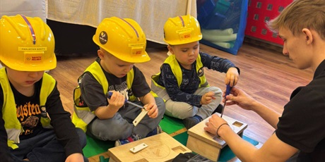 Powiększ grafikę: warsztaty-majster-szef-673403.jpg