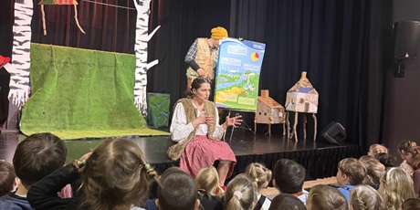 Powiększ grafikę: wycieczka-do-teatru-mostownia-670947.jpg