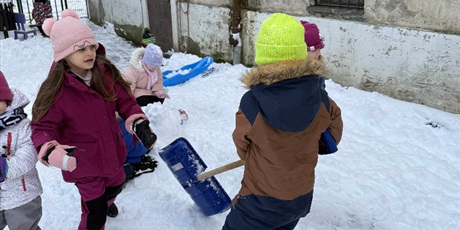 Powiększ grafikę: zimowe-zabawy-670943.jpg