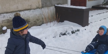 Powiększ grafikę: zimowe-zabawy-671054.jpg