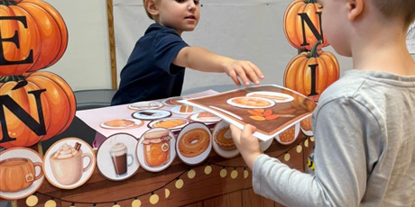 Powiększ grafikę: DYNIOWE ZABAWY