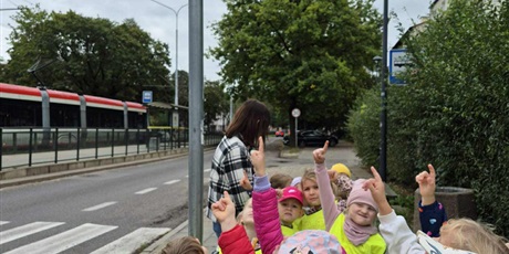 Powiększ grafikę: SPACER - RUCH DROGOWY 