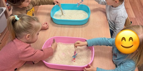 Powiększ grafikę: SPORTY I ZABAWY ZIMOWE