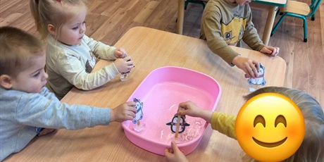 Powiększ grafikę: SPORTY I ZABAWY ZIMOWE