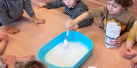 Powiększ grafikę: SPORTY I ZABAWY ZIMOWE