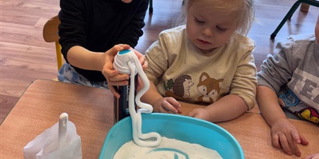 Powiększ grafikę: SPORTY I ZABAWY ZIMOWE