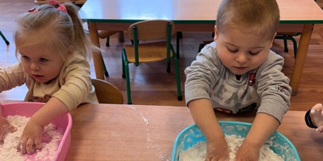 Powiększ grafikę: SPORTY I ZABAWY ZIMOWE