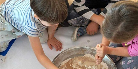 Powiększ grafikę: TWORZYMY JEŻYKI