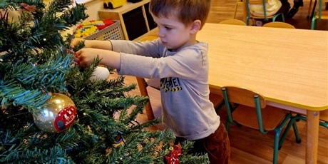 Powiększ grafikę: UBIERAMY CHOINKĘ 