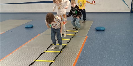 Powiększ grafikę: W GDAŃSKIEJ SZKOLE SZERMIERKI