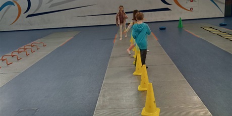 Powiększ grafikę: W GDAŃSKIEJ SZKOLE SZERMIERKI