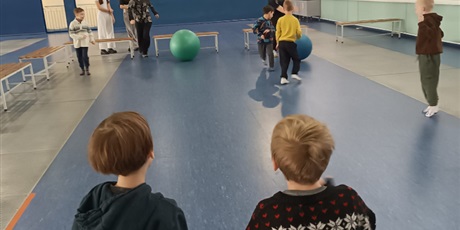 Powiększ grafikę: W GDAŃSKIEJ SZKOLE SZERMIERKI