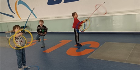 Powiększ grafikę: W GDAŃSKIEJ SZKOLE SZERMIERKI