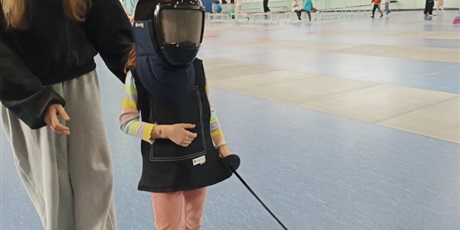 Powiększ grafikę: W GDAŃSKIEJ SZKOLE SZERMIERKI